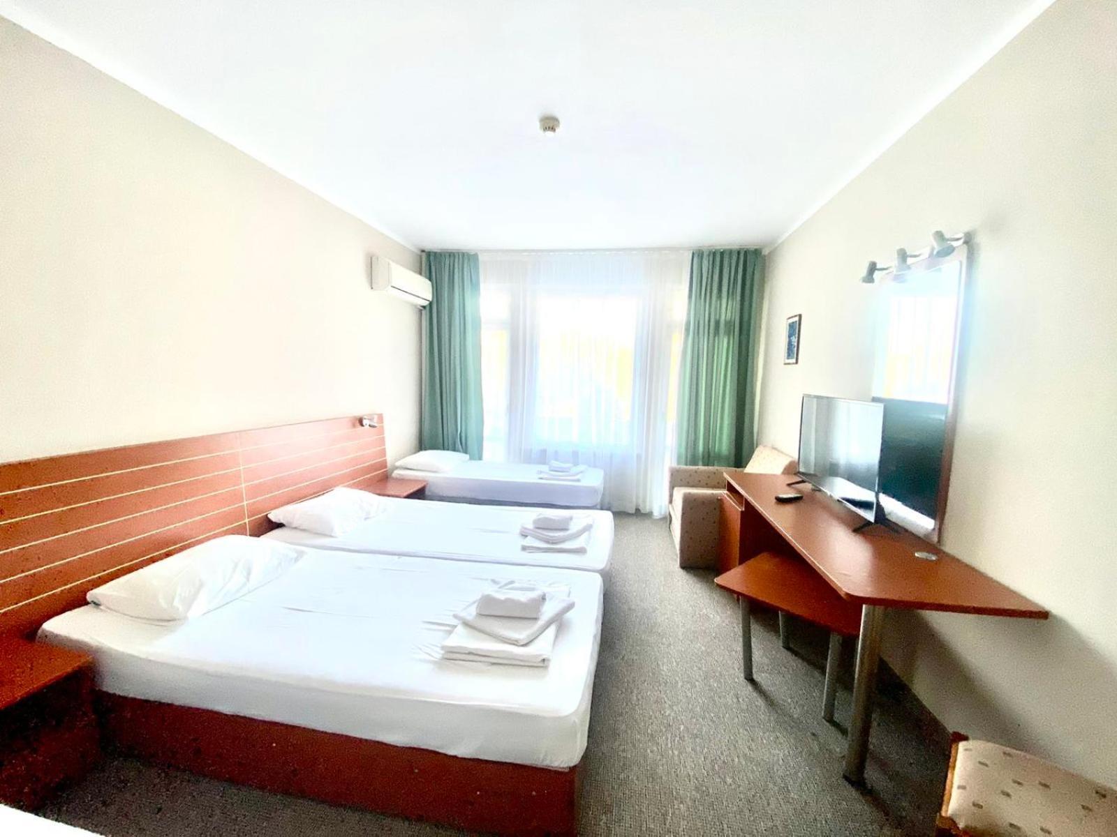 Hotel Green Park Kiten  Buitenkant foto