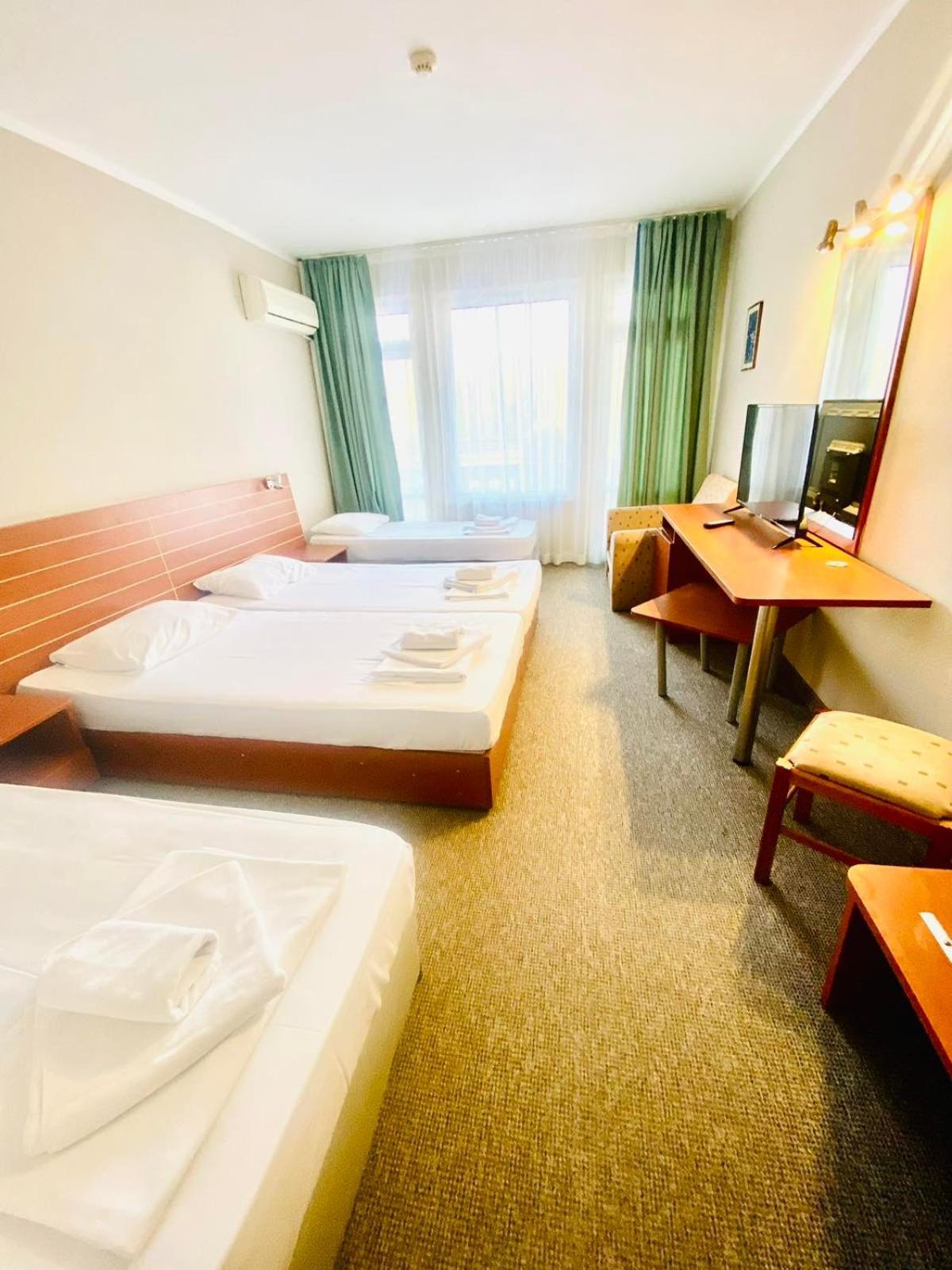 Hotel Green Park Kiten  Buitenkant foto