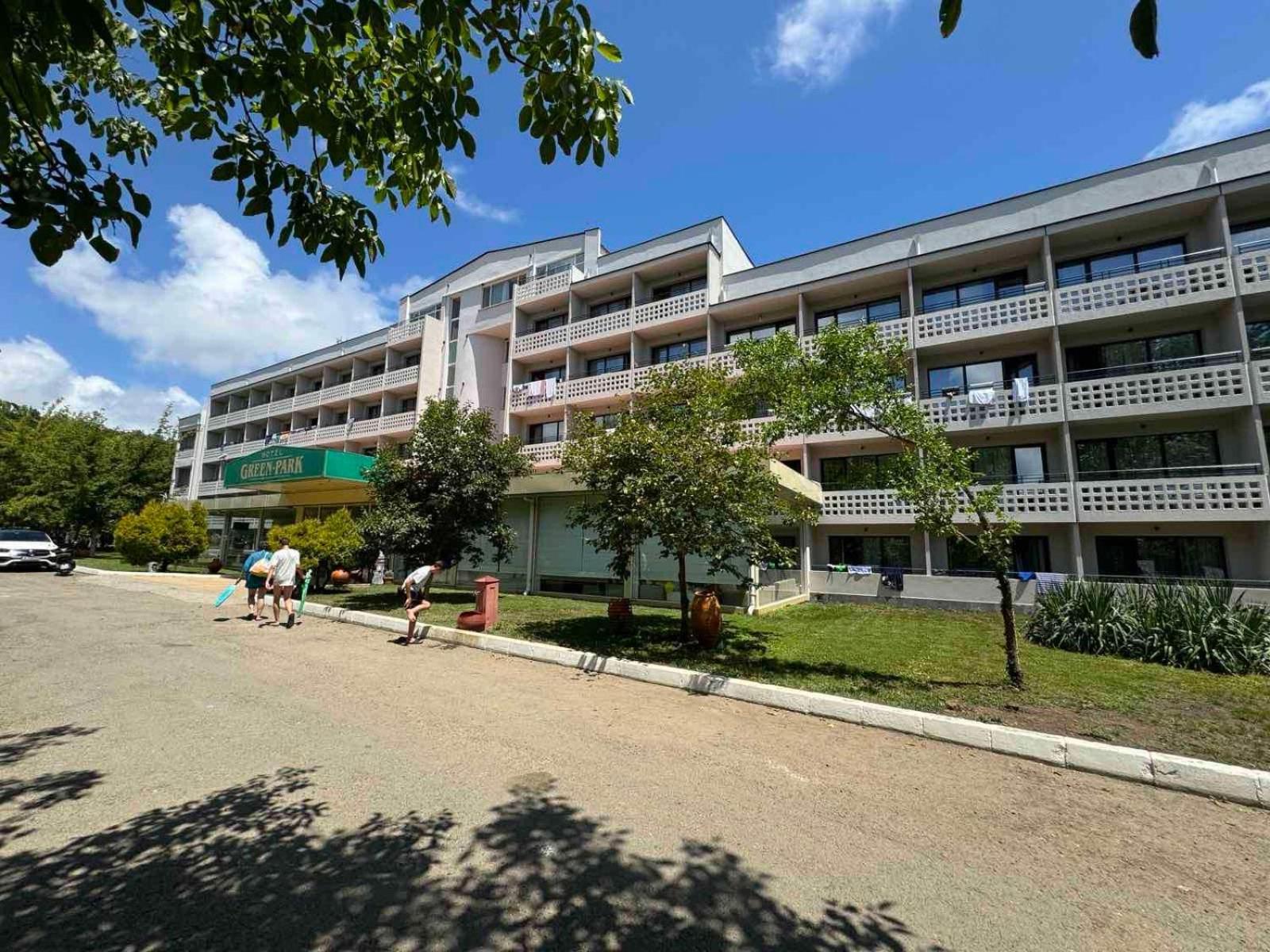 Hotel Green Park Kiten  Buitenkant foto